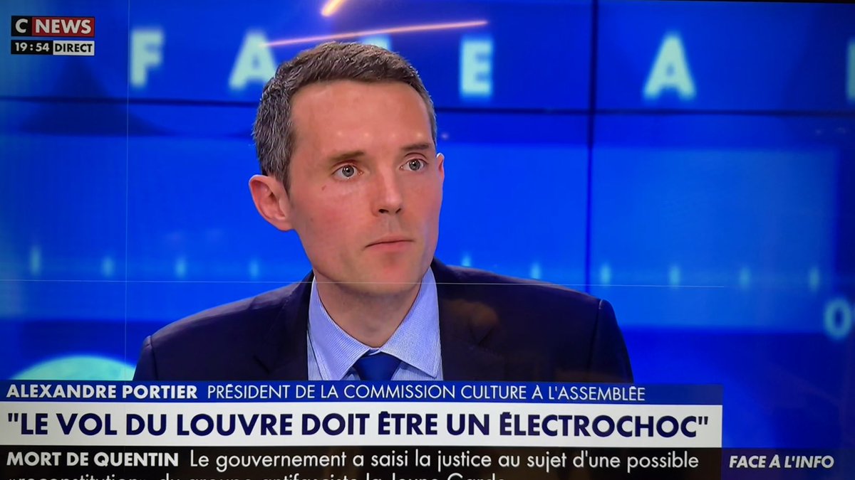 PauLester357's tweet photo. J’écoute Alexandre Portier sur @CNEWS 

Je suis très inquiet pour lui : il a prononcé les mots « églises, chapelles, culture, patrimoine français ……. »

J’espère que des LFistes ne vont pas lui ôter la vie 🙏🏻😓😓😓 https://t.co/spEm4B09Nw