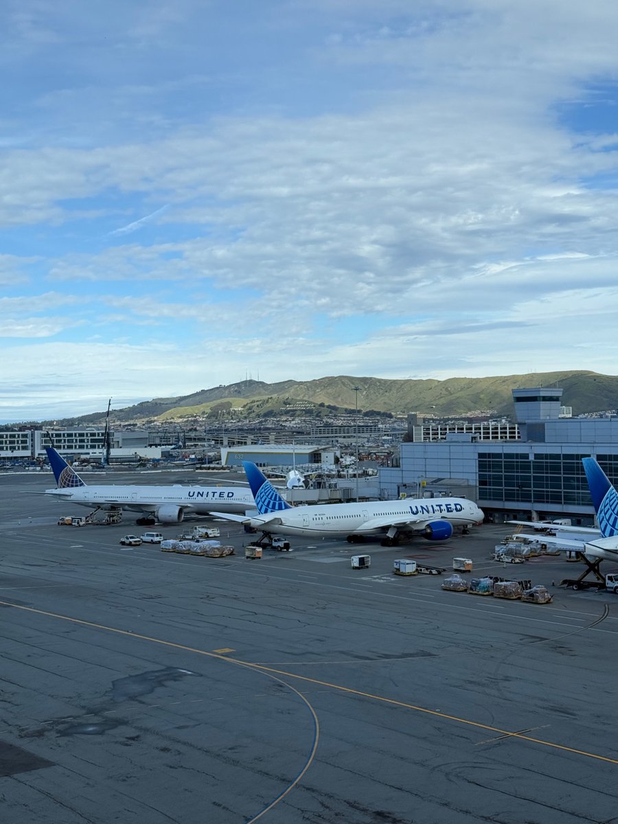 kanaad's tweet photo. Japan is cool, but have you ever landed at SFO, let the California sunshine hit your skin, and taken a Waymo to work? https://t.co/PIz42HtjvL