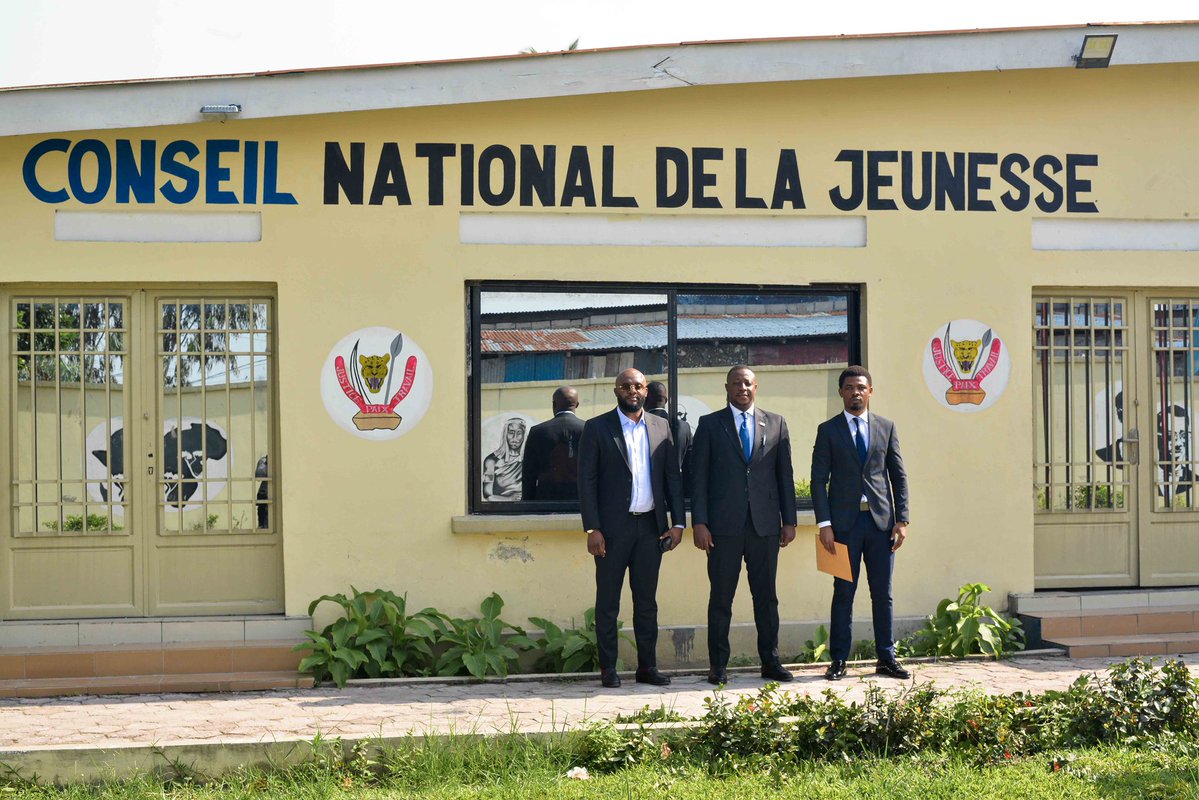 #RDC 🇨🇩 | #KINSHASA
Nous avons eu une discussion enrichissante avec le President du Conseil National de la Jeunesse <a href="/CnjRDC/">Conseil National de la Jeunesse CNJ-RDC</a> Ir Claude MBUYI <a href="/mbuyiclaude12/">Ambassadeur Claude MBUYI</a> 
Nous avons porté haut la voix des victimes de guerre tant oubliées, leur désidérata, besoin sanitaire et logistique…