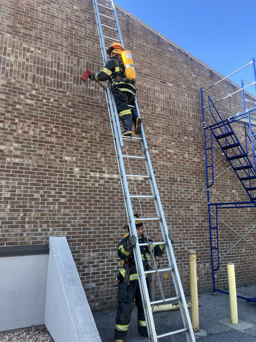 Dewey Ray tweet media