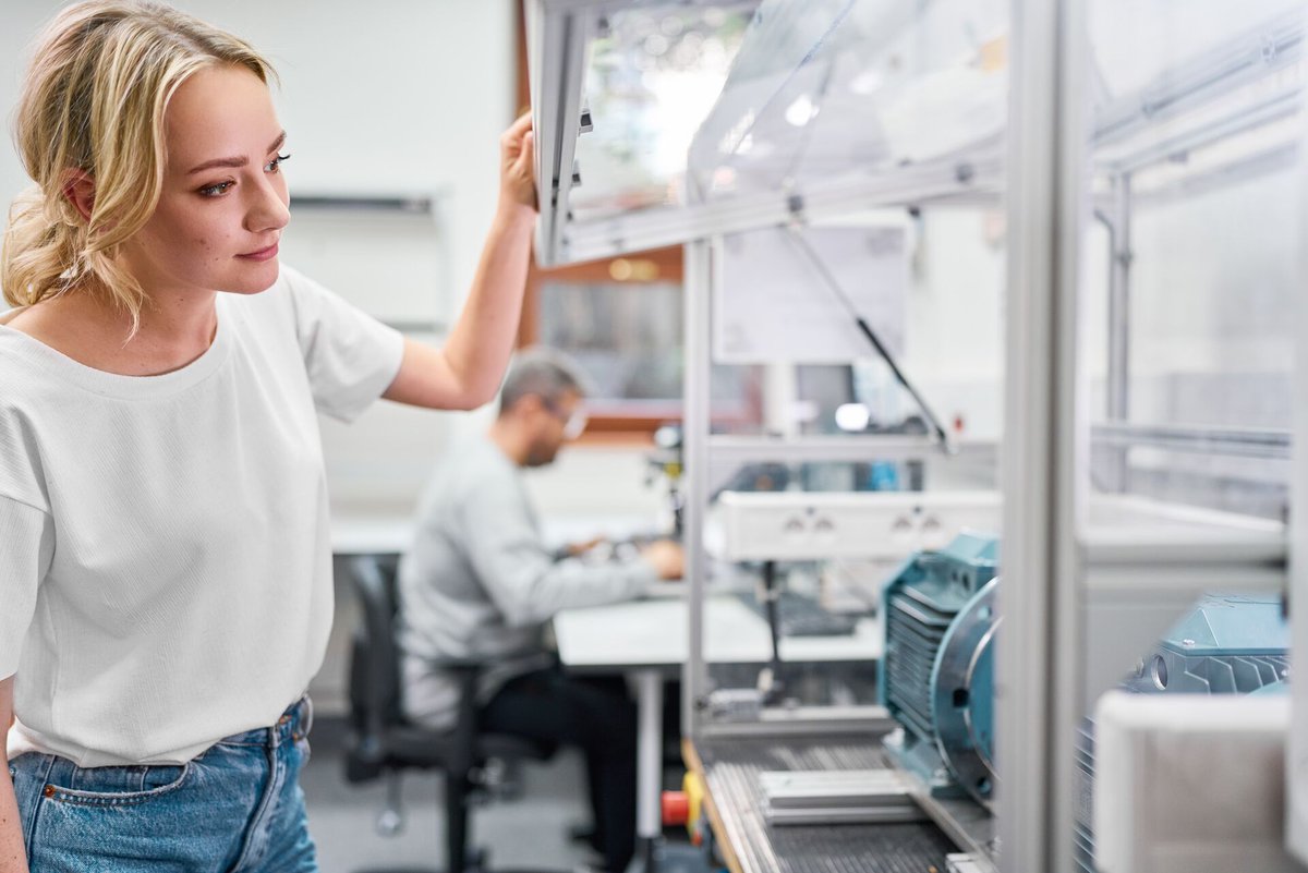 ABB en España tweet media