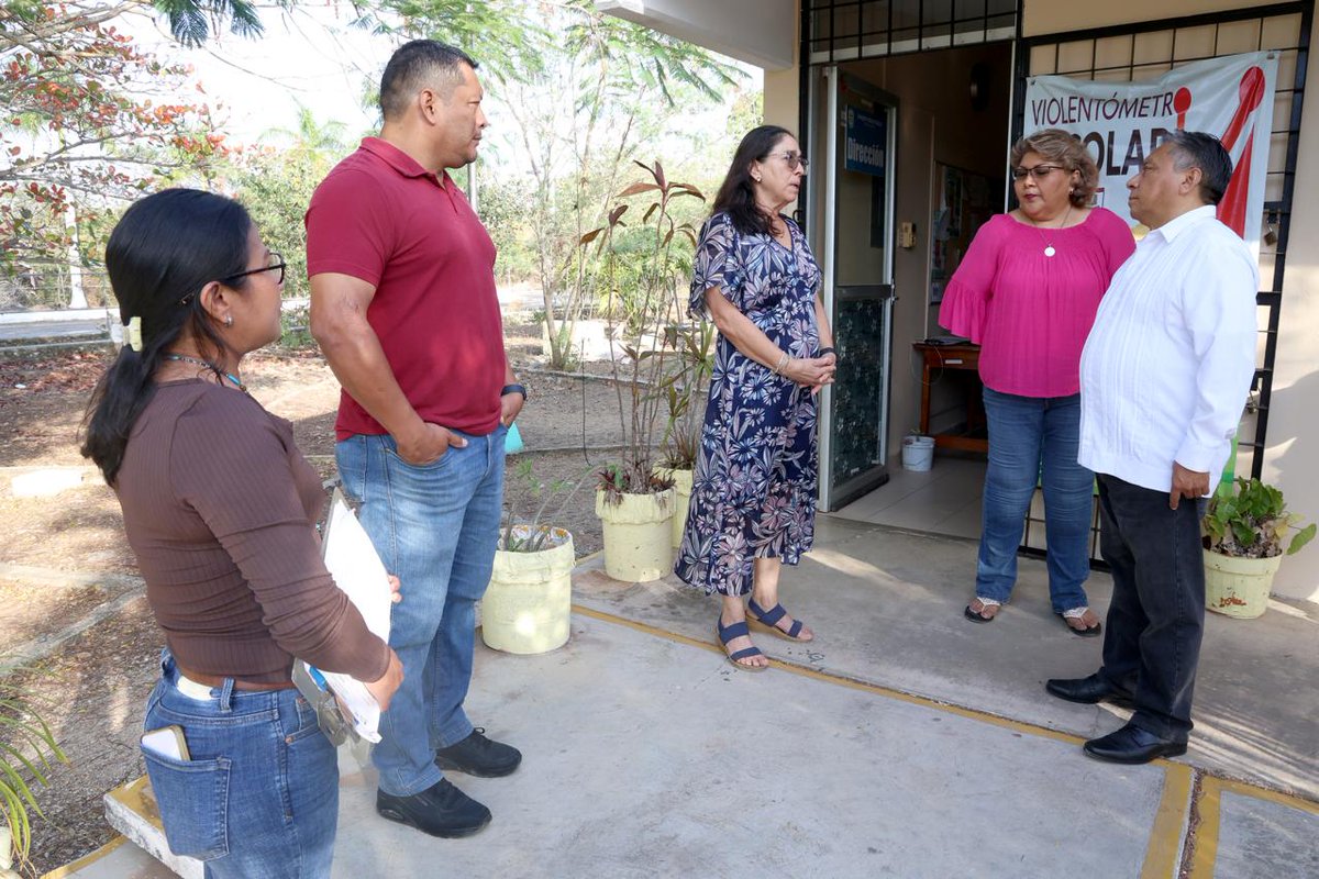 educacionyuc's tweet image. Atención directa a las comunidades educativas. ✍️

Visitamos la #Secundaria “Joaquín Coello” de Komchén, comisaría de Mérida, donde dialogamos con directivos y personal docente para conocer las necesidades prioritarias en materia de... (1/2)