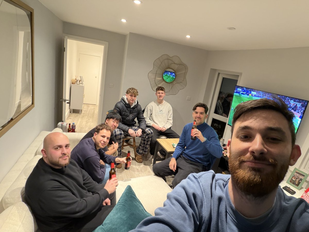 TheBeeBrief tweet media