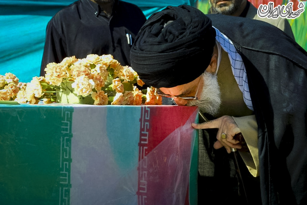 fmustafavi128's tweet photo. اگه تو ام آرزوت اینه لایک و ریت بزن...
ای پرچمت ما را کفن https://t.co/UZGrc7eQzD