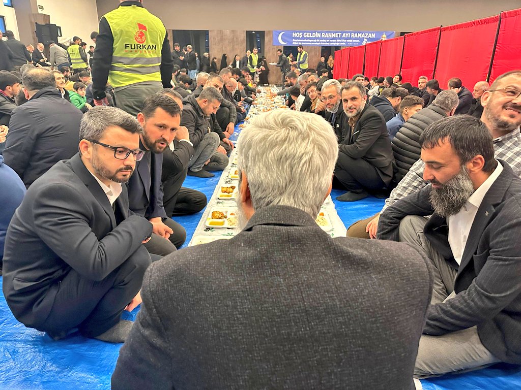 furkanhareketi's tweet photo. Osmaniye'de İftar ve Hasbihal Programı 🌙

Furkan Hareketi olarak Ramazan ayının 7. Gününde Alparslan Kuytul Hocaefendi'nin de katılımlarıyla Osmaniye'de halka açık iftar ve hasbihal programı gerçekleştirdik.

#RamazanRuhunuYaşat