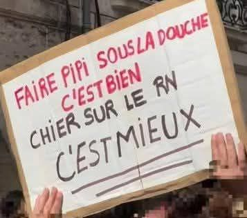 okchiche's tweet photo. @MLP_officiel La voleuse et le criminel #putinassassin https://t.co/IHRYnF4gRu