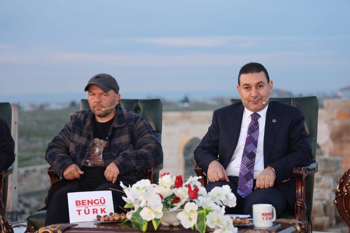 Sayın Devlet Bahçeli bu FETÖ suçlusu Talha Uğurluel'i Mhp nin Harran Belediyesi hangi hakla Mhp nin kanalı Bengütürk Tv ye canlı yayına çıkarabiliyor? #Çatlı #MehmedFetihlerSultanı <a href="/ismailari_/">İsmail Arı</a> <a href="/MHP_Bilgi/">MHP</a> <a href="/E_SemihYalcin/">E. Semih Yalçın</a> <a href="/ismailozdemirrr/">İsmail ÖZDEMİR 🇹🇷</a> <a href="/M_BilalAydin/">M.Bilal AYDIN</a> <a href="/sedat_peker/">Sedat Peker</a> Sedat Peker Reis