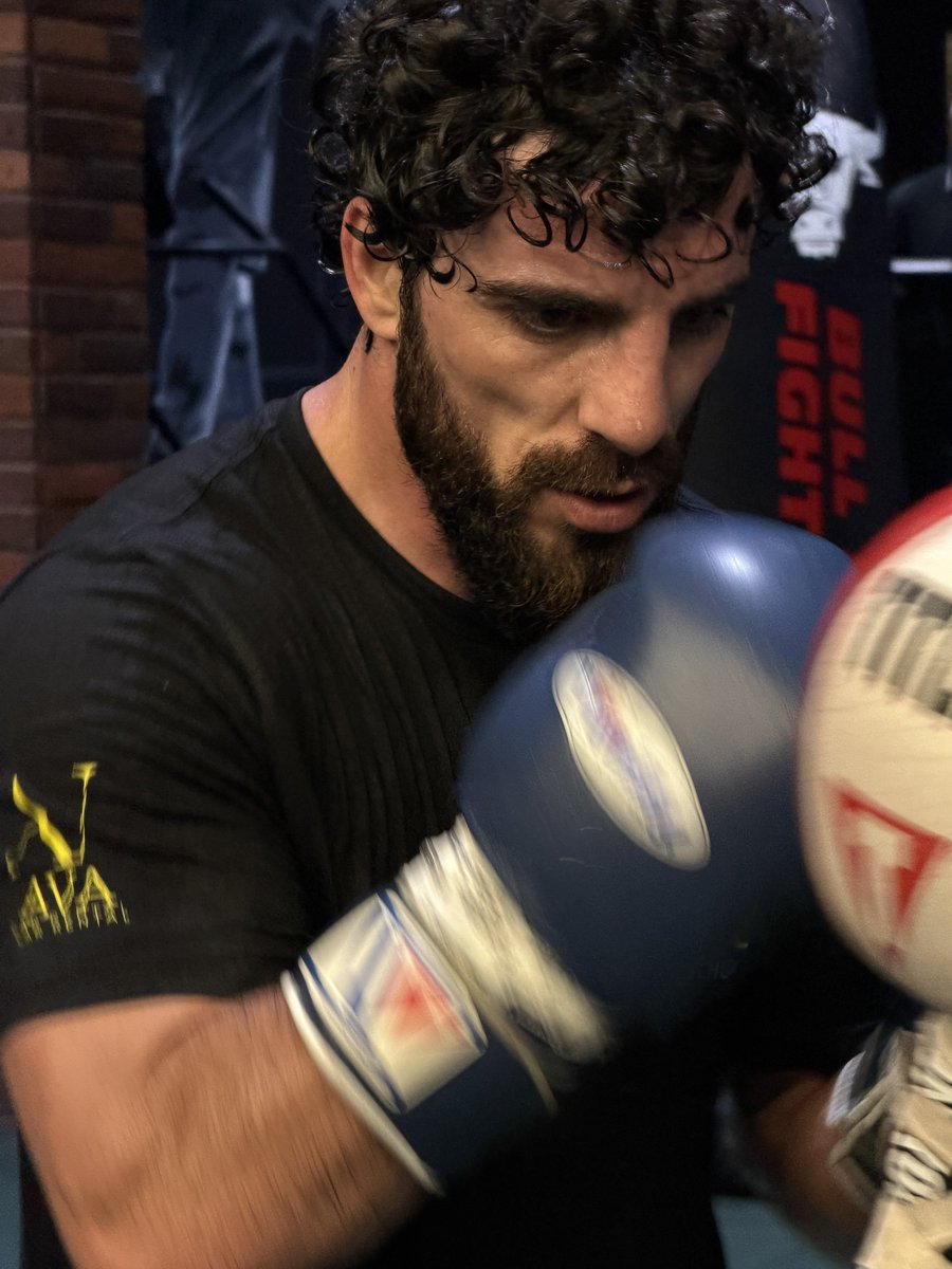 Bachkov_'s tweet photo. Скоро в бой 💪🏻 
#Bachkov #TeamBachkov #HovhannesBachkov #GoldenBoxingRing https://t.co/y1fjdIVqNO