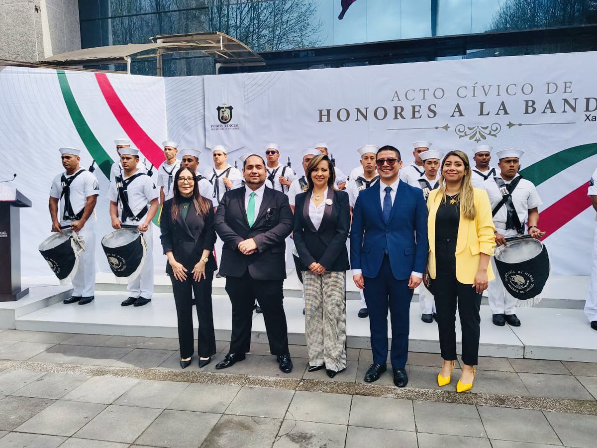 Azuara82's tweet photo. Hoy, 24 de febrero, honramos nuestro lábaro patrio con un acto cívico de honores a la Bandera en la explanada del Poder Judicial del Estado de Veracruz. Nuestra Bandera es símbolo de unidad, identidad y compromiso con México. https://t.co/MknjXylON3