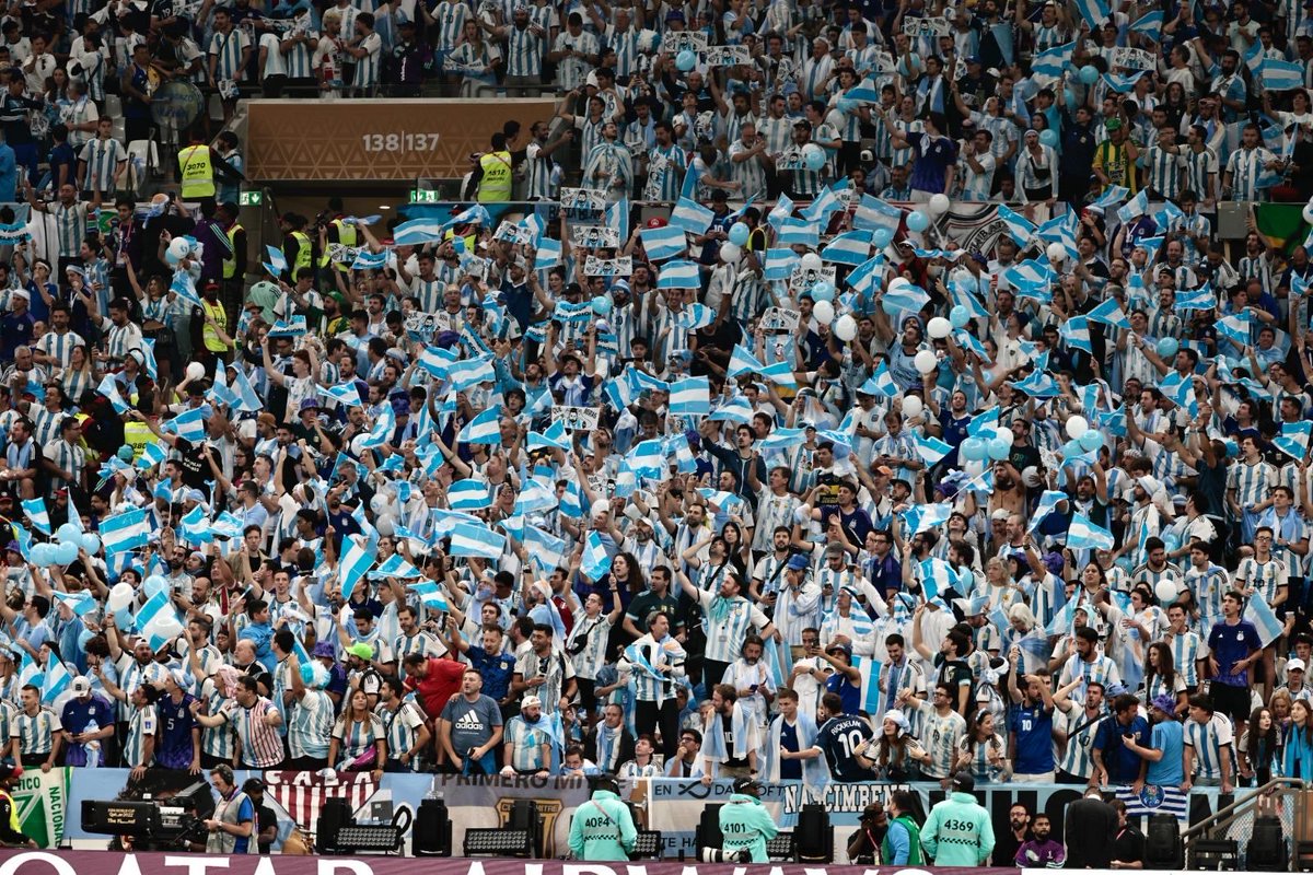 بدء بيع تذاكر مهرجان #قطر لكرة القدم غداً الأربعاء عند الساعة 9.00م عبر  roadtoqatar.qa

 تنطلق غدًا عند الساعة 9:00 مساءً بتوقيت #الدوحة مبيعات التذاكر لمهرجان #قطر لكرة القدم (26-31 مارس)، وذلك عبر الموقع الإلكتروني roadtoqatar.qa 
وتتصدر قمة #الأرجنتين و