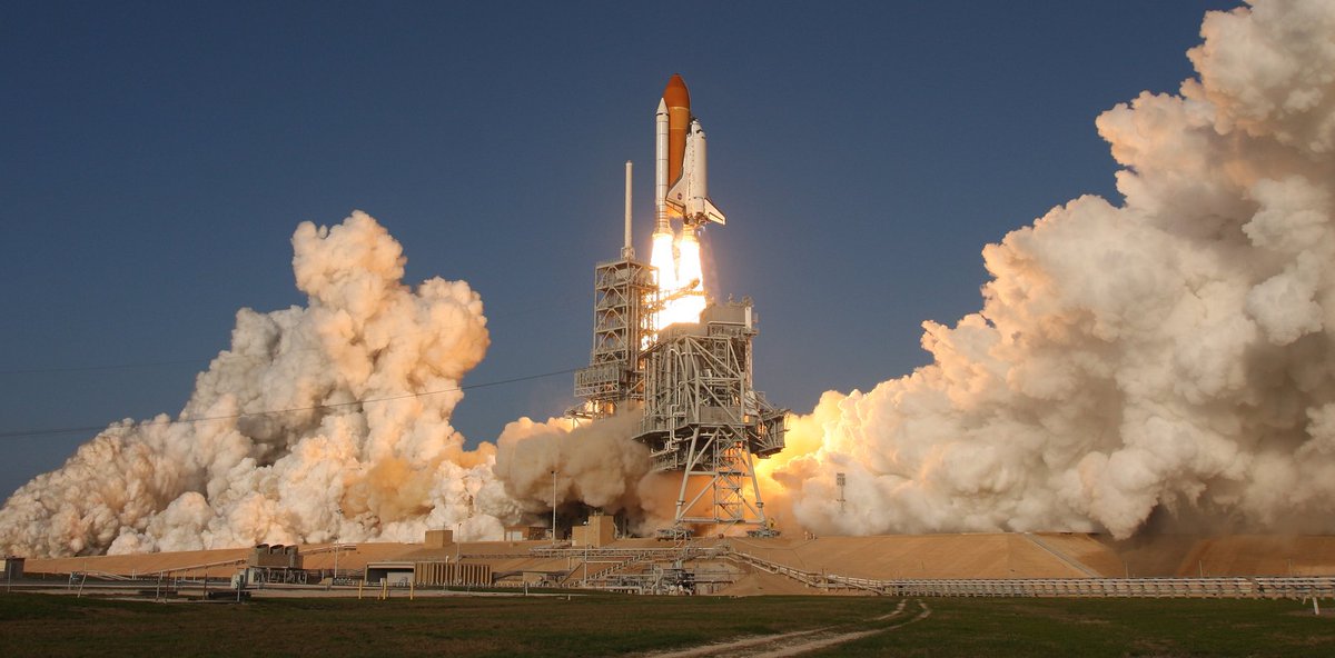 billmeco's tweet photo. OTD 15 years ago #SpaceShuttle #Discovery #STS133 #ov103 #ksc launched on her final Mission. https://t.co/727CMq4dnZ https://t.co/OU3WbbdDPy