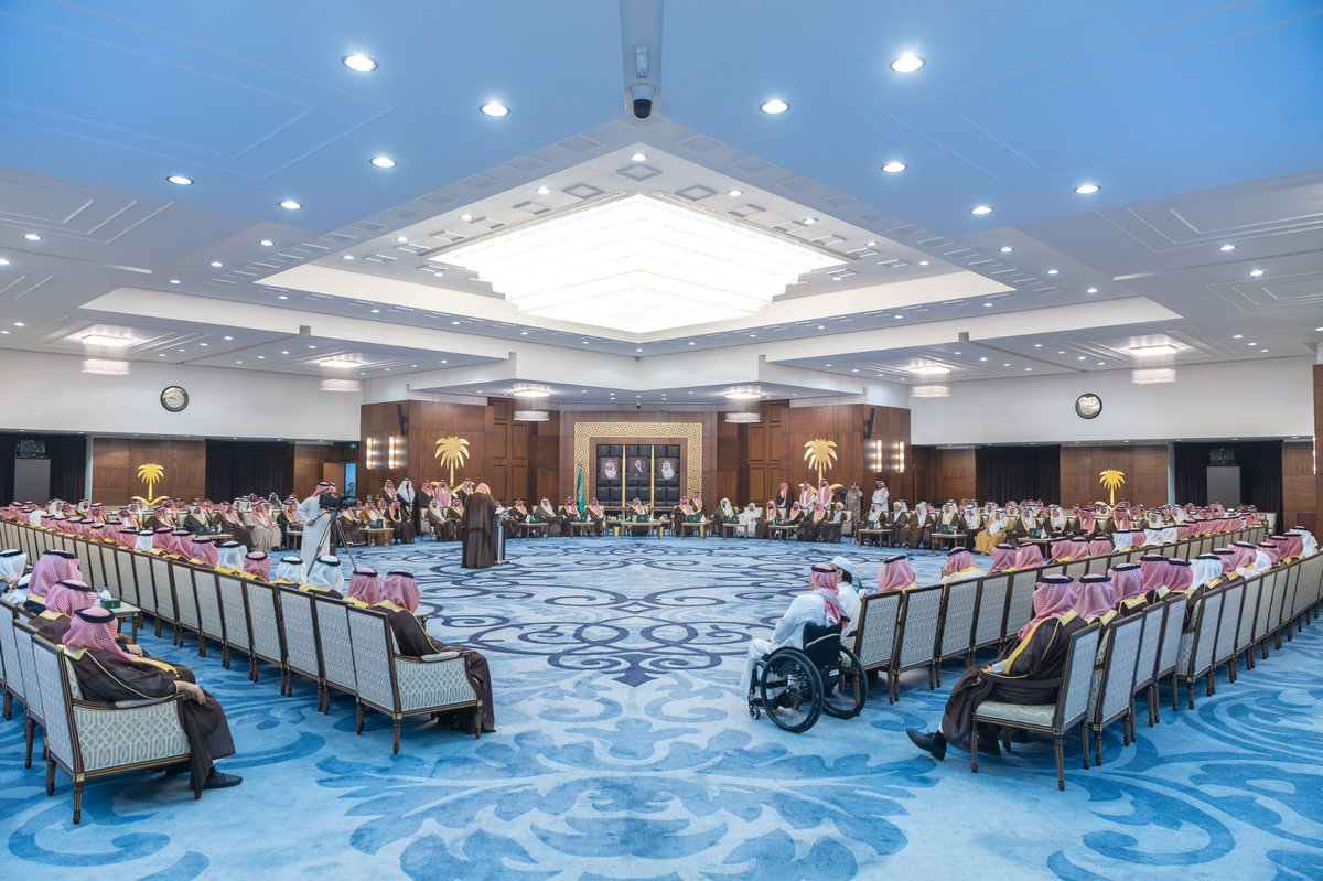 #أمير_المنطقة الشرقية يرعى الاحتفال بذكرى #يوم_التأسيس ويستقبل المهنئين بشهر رمضان المبارك

الحوار / متابعات 
*رعى صاحب السمو الملكي الأمير سعود بن نايف بن عبدالعزيز أمير المنطقة الشرقية بحضور صاحب السمو الملكي الأمير سعود بن بندر بن عبدالعزيز نائب أمير المنطقة الشرقية الاحتفال