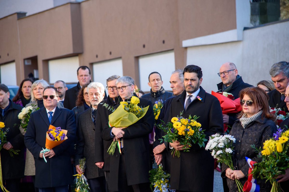 AlEmbSlovakia's tweet photo. The Ambassador of the Republic of Albania, Mr. Arten Hanku, participated and paid homage in the activities marking the 4th anniversary of the Russian aggression against Ukraine, organized by the Embassy of Ukraine in Bratislava.

@AlbanianDiplo https://t.co/DT797fD5dj