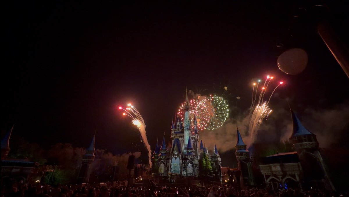 DrwDisneyManiac's tweet photo. From the track to the castle ππ°
Daytona speed π€ Disney magic
Two worlds. One unforgettable trip.
@NASCAR @DAYTONA @WaltDisneyWorld @Disney @DisneyParks
#nascar #nascarweekend #daytona #daytona500 #disney #waltdisneyworld #disneyparks https://t.co/aOytGbo65C