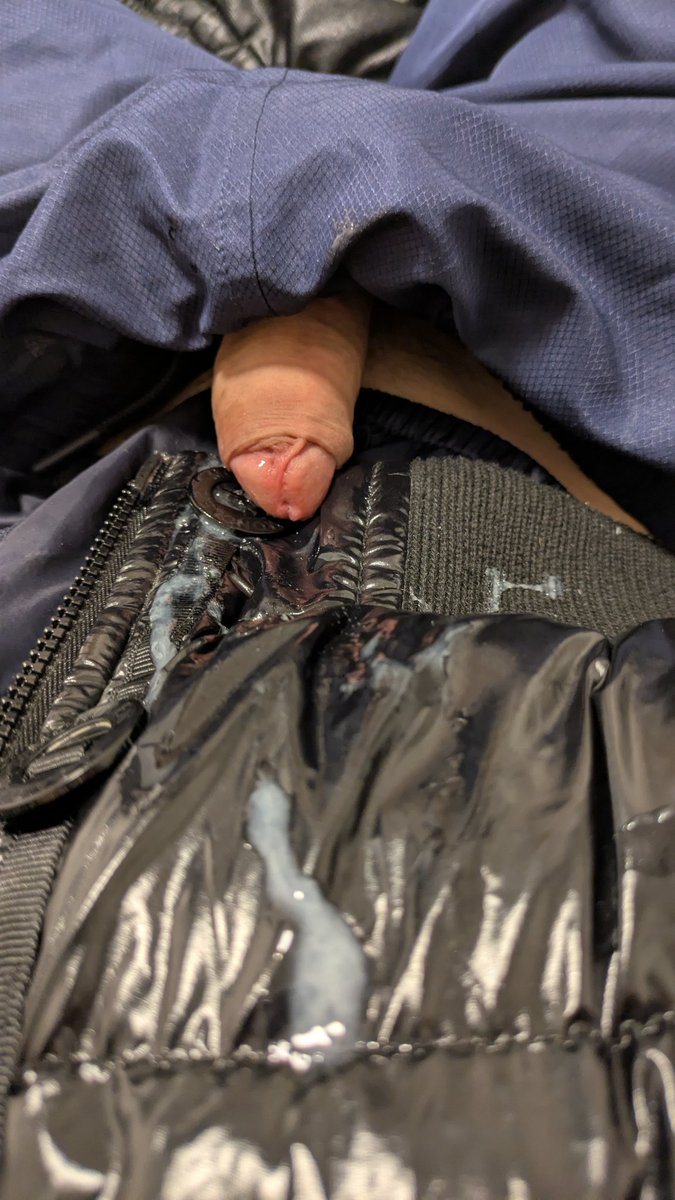 ectortwink's tweet photo. New video on my OF 
Follow me boy 😈❤️

Your favorite twink in tracksuit and go cum on my moncler jacket 🥵, with my adidas chile.🤭🤭

https://t.co/B2OpL49bdJ https://t.co/j0d6yoIpJs