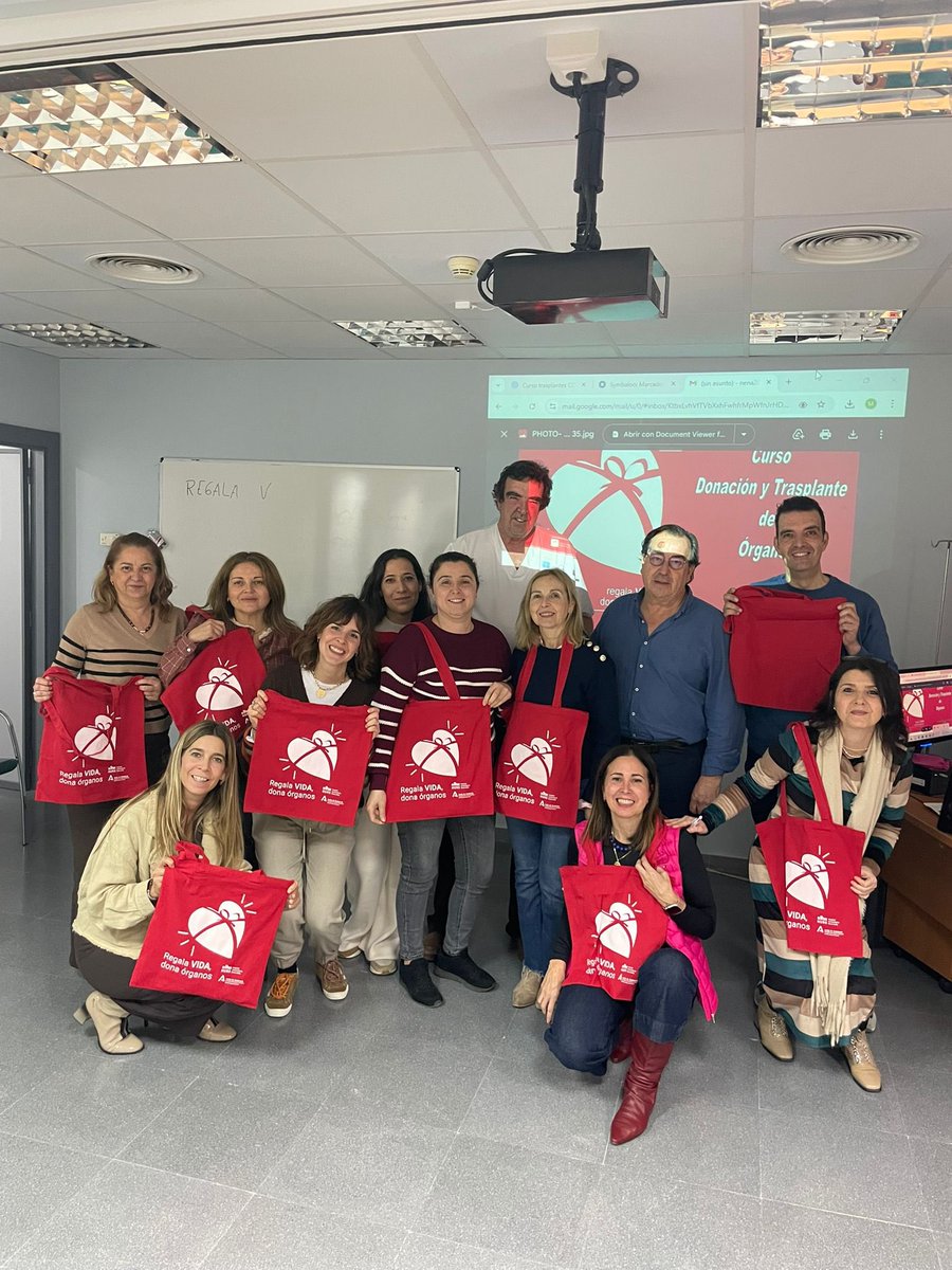 Cuidados Intensivos Hospital Reina Sofia tweet media