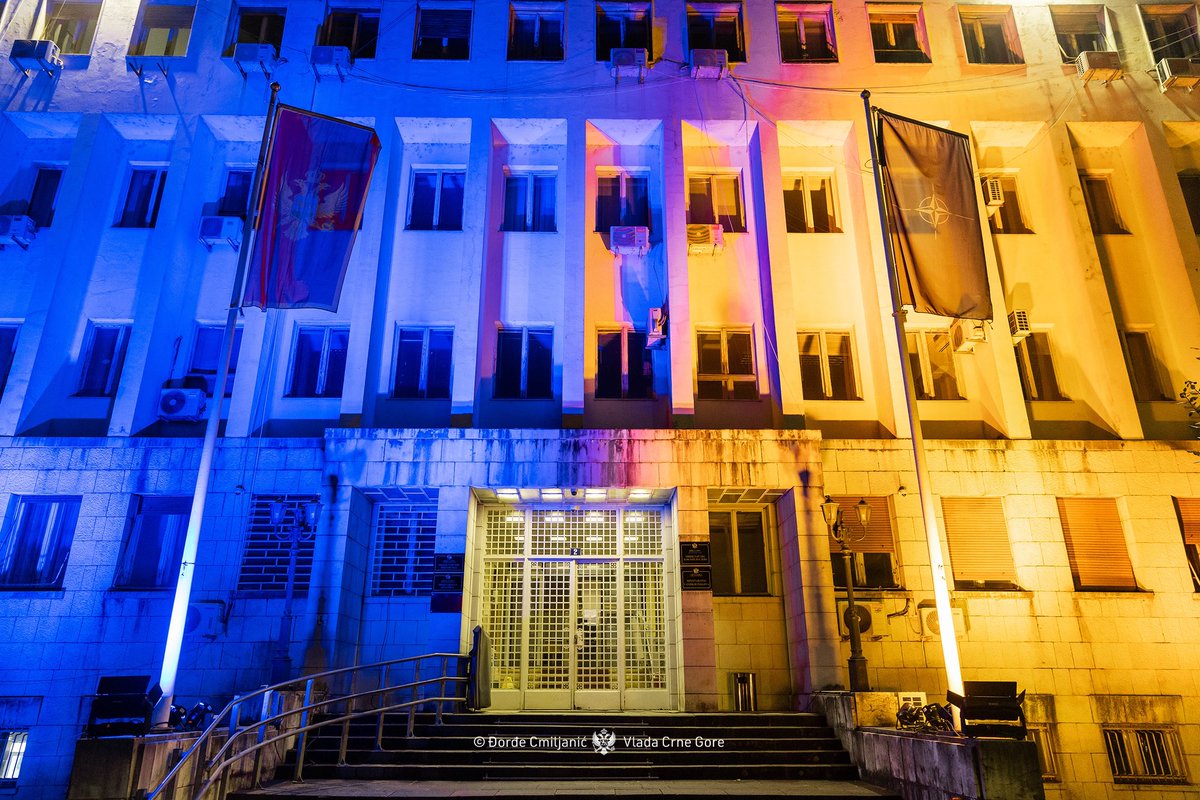 MFA_MNE's tweet image. On the anniversary of the start of Russia’s invasion of Ukraine 🇺🇦, the building of the Ministry of Foreign Affairs of #Montenegro 🇲🇪 is illuminated in the colors of the Ukrainian flag, as a sign of solidarity with Ukraine and its people.
#StandWithUkraine
@MFA_Ukraine