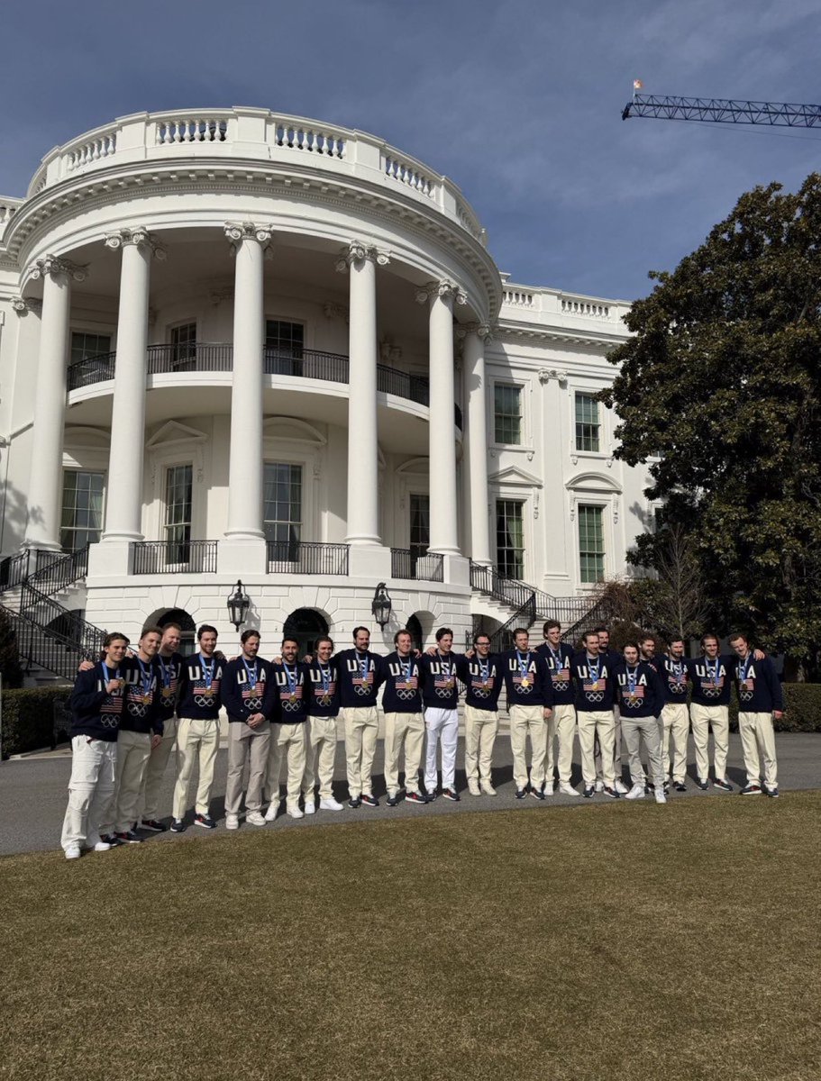 🚨EPIC PHOTO: Team USA hockey gold medal champs have ARRIVED at the White House to meet President Trump, right before his massive State of the Union address!

America! 🇺🇸 

📸 <a href="/MargoMartin47/">Margo Martin</a>