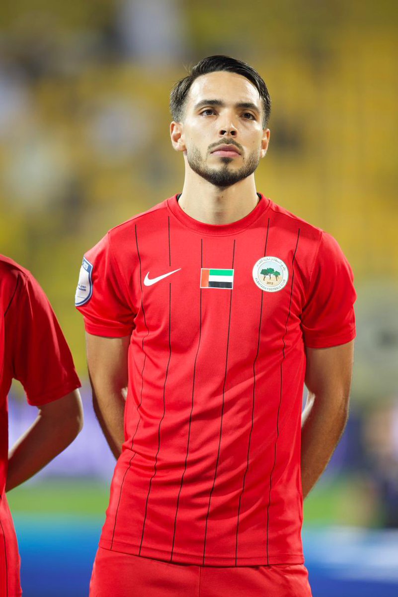 AlBataehFC's tweet photo. بيان عن حالة لاعبنا جيانلوكا مونيز

بعد تعرض لاعبنا البرازيلي جيانلوكا مونيز لإصابة في مباراة الوصل السابقة وبعد الفحوصات الطبية تم تشخيصه بتمزق جزئي في الرباط الجانبي الداخلي في الركبة اليسرى من الدرجة الثانية ويحتاج اللاعب لفترة علاج دون تدخل جراحي من 6 الى 8 أسابيع قبل العودة إلى التدريبات ، متمنين له الشفاء العاجل

#نادي_البطائح