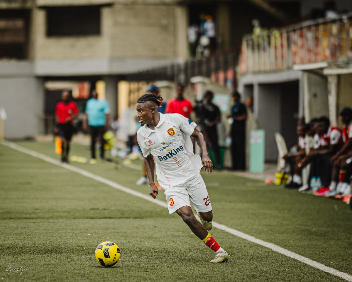 theebube7's tweet photo. On Sunday, I had the opportunity to shoot my first NPFL game pitch side. I covered the clash between table toppers @IkoroduCityFC  &amp; Bayelsa United at the Onikan Stadium. The game ended in a draw, Joseph Arumala was the standout player for me, such a fine talent. #NPFL26 #NPFL https://t.co/Tpeys55cw4