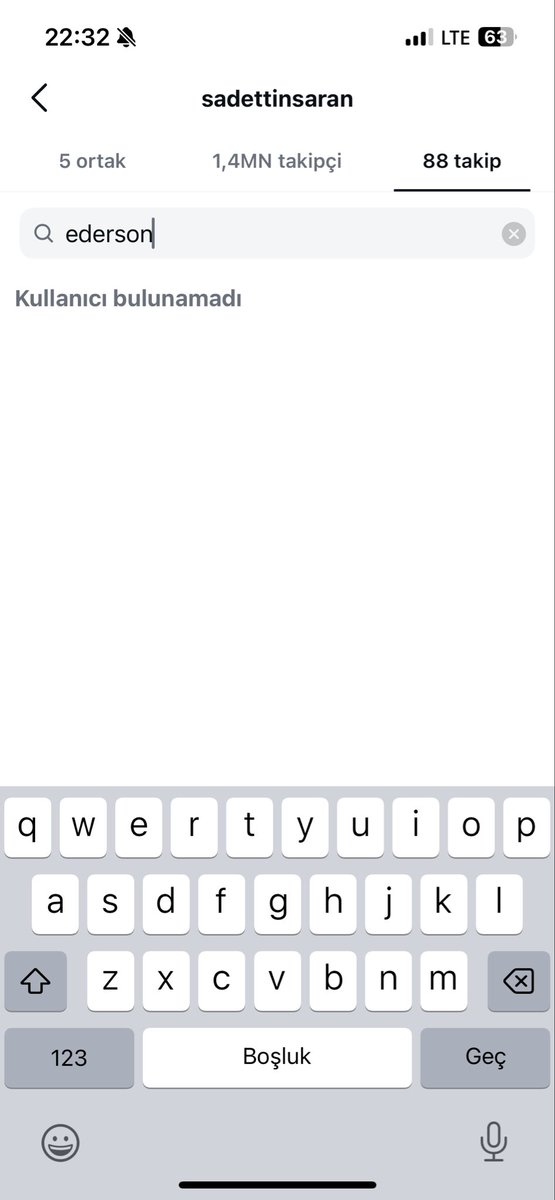 🚨 KAOS 🚨

Fenerbahçe'de kaos erken başladı. Sadettin Saran ve Ederson birbirini takipden çıktı. Her maç sonunda kendisine ve ailesine küfür edilen Ederson bu durumdan çok rahatsız. Ederson Fenerbahçe'yi kafasında bitirdi.