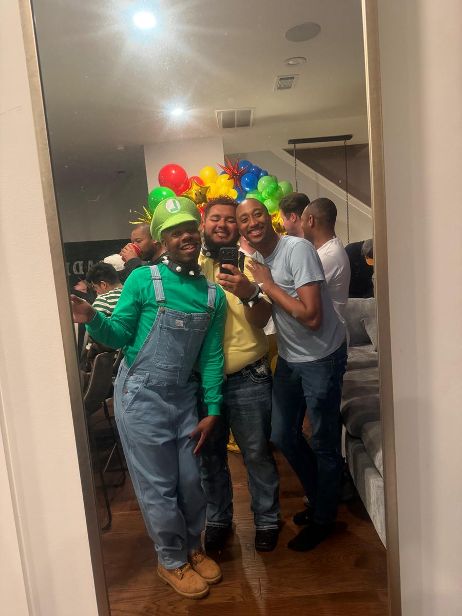 yosmtz2001's tweet photo. Last weekend was my Daddys @Gapped_Narwhal bday and it was a blast!! I pray that i am giving the privilege to keep throwing him great parties as the years go by. I LOVE YOU BABE!! https://t.co/ndtYHyGRY6