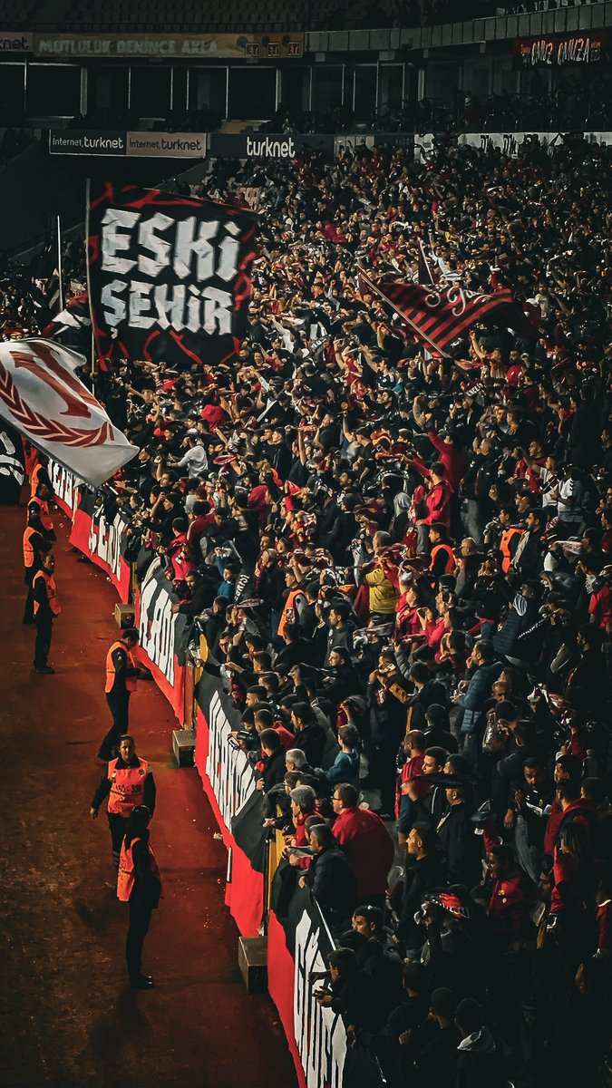 Koca koca insanlarız, sırılsıklam aşığız 🖤❤️