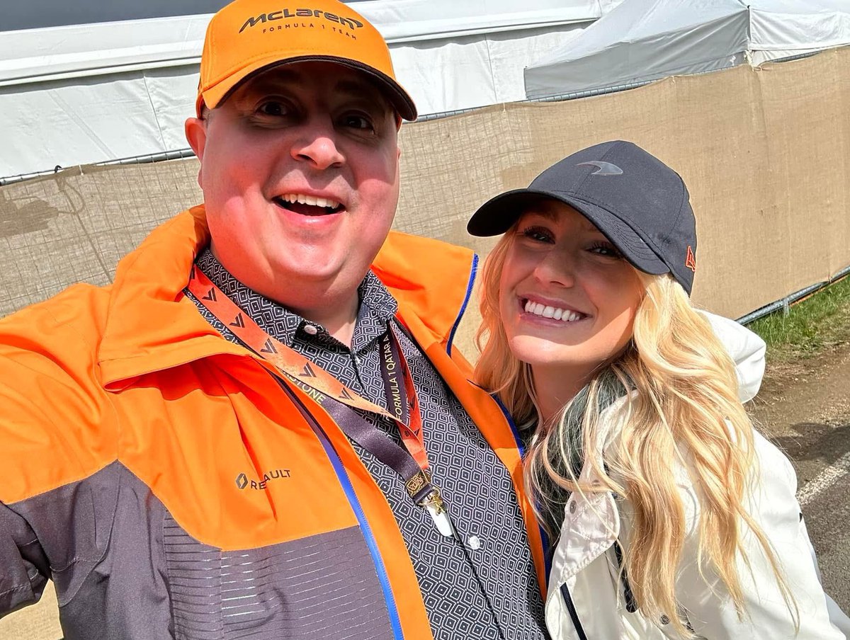 SimonGBrooks's tweet photo. Wishing a very Happy 2️⃣5️⃣th Birthday to @x_lishaf1! I hope you’re having a great day celebrating, Lisha!
🥂🥳🎂
#AlishaSlays💅🏻 #SimonSelfie🤳 https://t.co/nRN5fVaxR0
