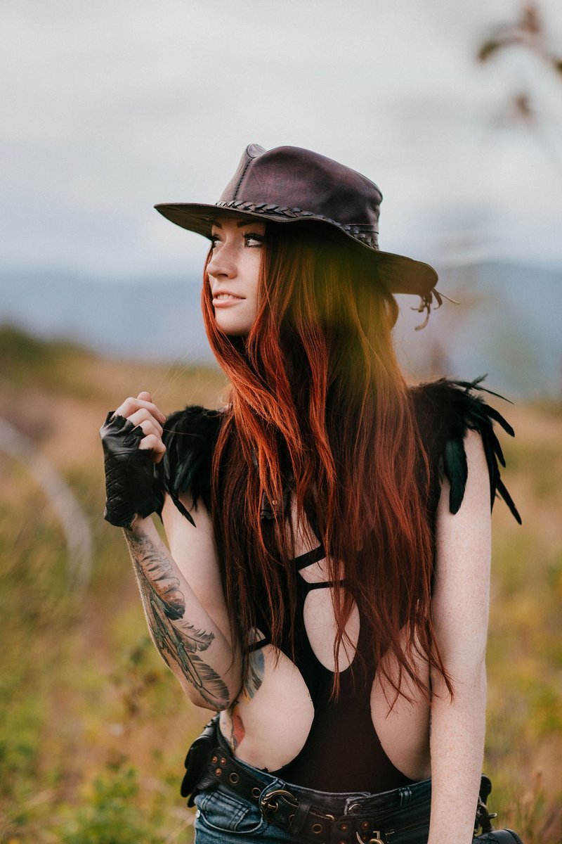 Zara Wolf 🌙 tweet media