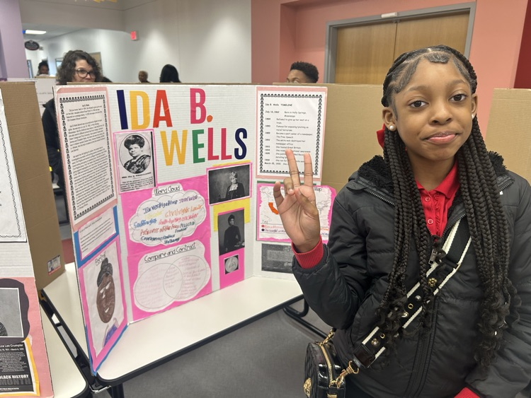 Venicereddevil's tweet photo. It's not too late!  Come join us for the Black History Gallery Walk happening now until 2:30!  Our students work is amazing and you won't want to miss it! https://t.co/JHFRkH0cuf
