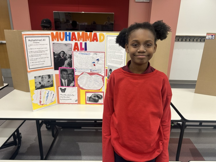 Venicereddevil's tweet photo. It's not too late!  Come join us for the Black History Gallery Walk happening now until 2:30!  Our students work is amazing and you won't want to miss it! https://t.co/JHFRkH0cuf