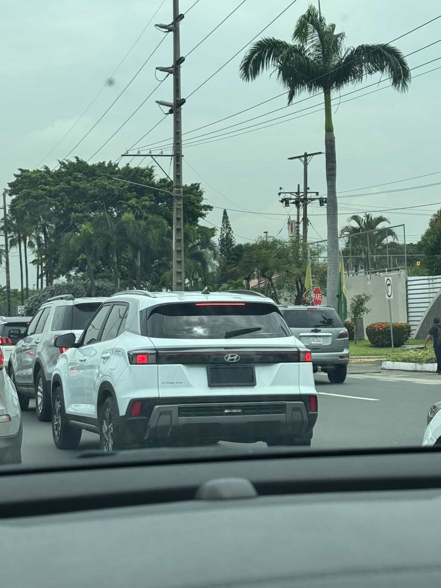 Carros con sistema para ocultar placas y nadie hace nada… #AlertaSambo <a href="/MuniSamborondon/">Samborondón</a> <a href="/CTEcuador/">Comisión de Tránsito 🇪🇨</a>