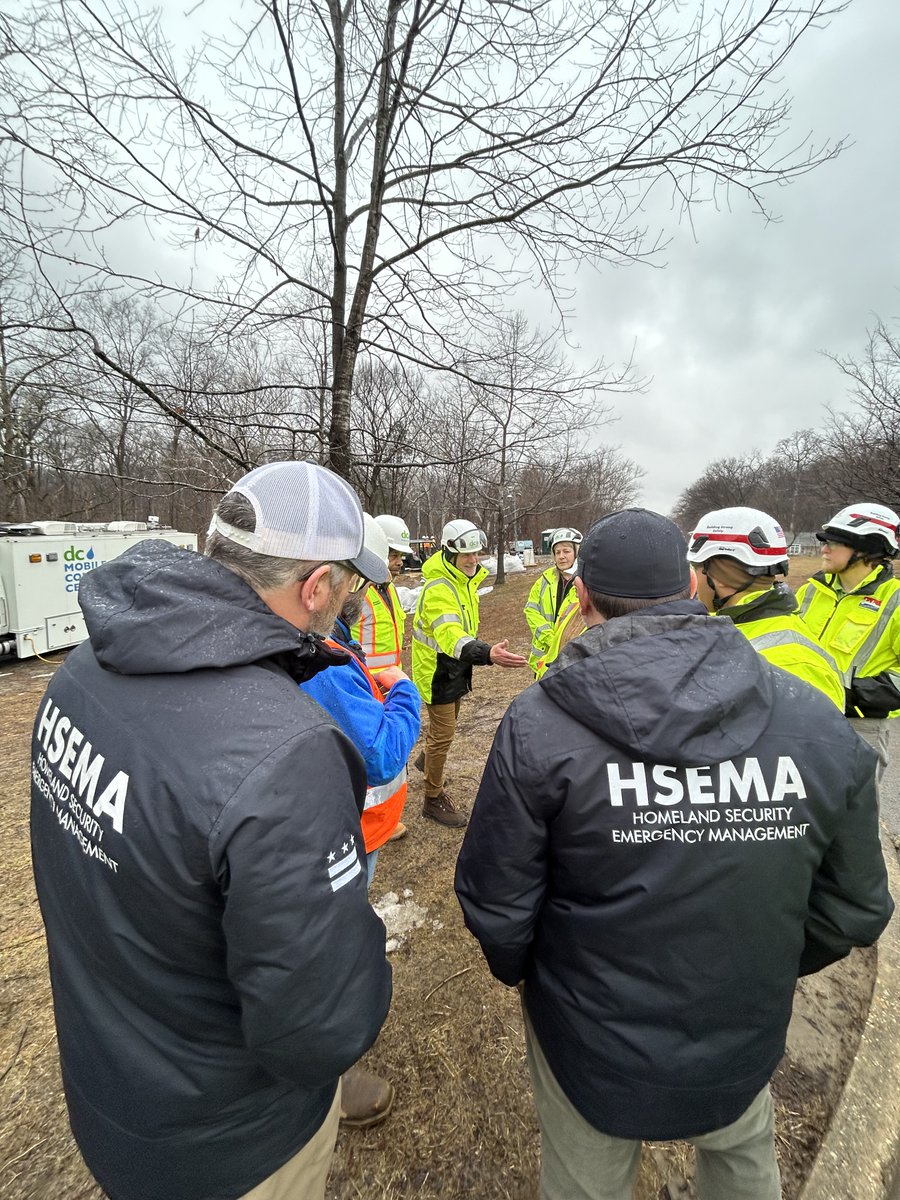 DC_HSEMA's tweet photo. The District requested federal support in response to the Potomac Interceptor collapse, and @EPA and @USACEBaltimore have delivered.
 
This week, EPA and the US Army Corps of Engineers hit the ground running, collaborating with DC Water and District agencies to:

✅ Divert stormwater away from the active repair area to prevent delays
✅ Reduce the risk of additional contaminants entering the Potomac River
✅ Assess near- and long-term measures to support water quality and expedite repairs
✅ Conduct in-person site inspections
 
The District’s drinking water remain safe and unaffected by this incident. 🚰 
 
USACE’s response operations have helped keep DC Water repairs on track, and we are grateful for federal support in addressing and recovering from this incident.