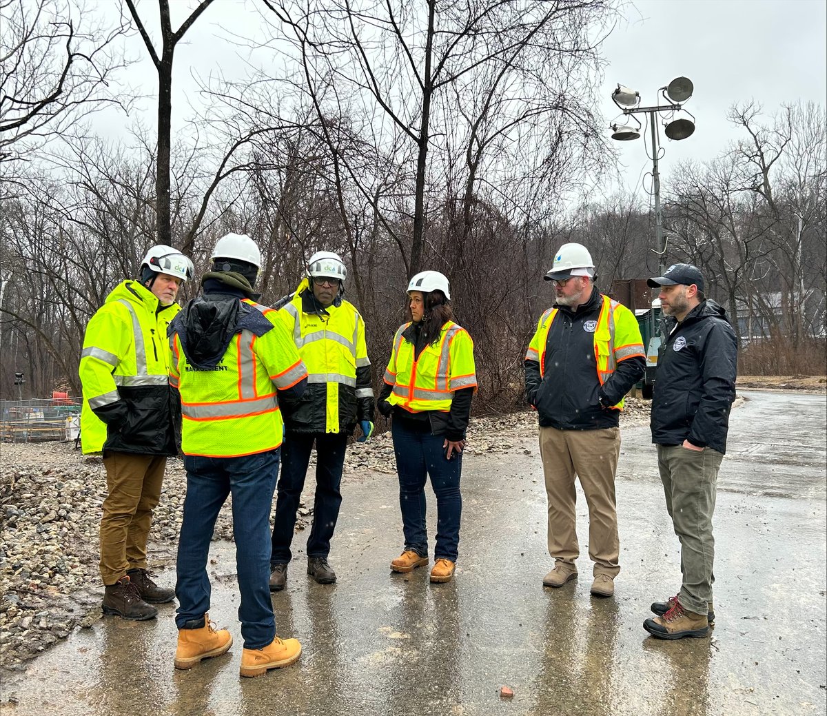 DC_HSEMA's tweet photo. The District requested federal support in response to the Potomac Interceptor collapse, and @EPA and @USACEBaltimore have delivered.
 
This week, EPA and the US Army Corps of Engineers hit the ground running, collaborating with DC Water and District agencies to:

✅ Divert stormwater away from the active repair area to prevent delays
✅ Reduce the risk of additional contaminants entering the Potomac River
✅ Assess near- and long-term measures to support water quality and expedite repairs
✅ Conduct in-person site inspections
 
The District’s drinking water remain safe and unaffected by this incident. 🚰 
 
USACE’s response operations have helped keep DC Water repairs on track, and we are grateful for federal support in addressing and recovering from this incident.