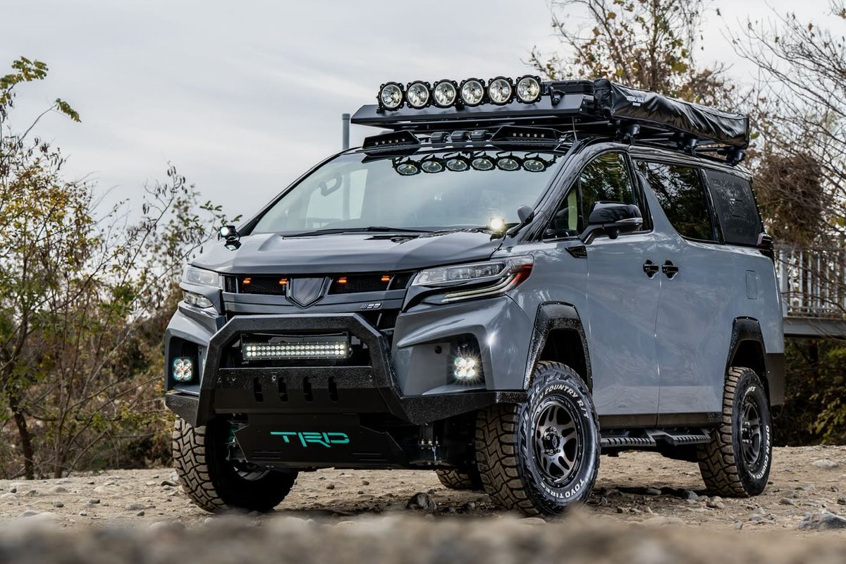 offroadium's tweet photo. The "Off-Road Alphard" is the build I didn't know I needed. 🚐🔥

A 7-inch lift on a luxury minivan sounds crazy until you see it. Tons of space, 30” tires, and ready for the trails. Tokyo Auto Salon never misses. 🇯🇵

See the full setup here: https://t.co/ucKk9UB1jF https://t.co/5nPsZcAf4p