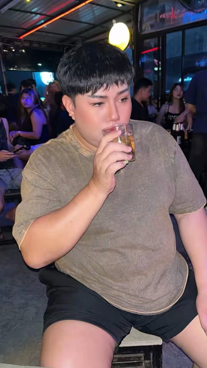 BusLukto's tweet photo. เหงาๆอยากมีแฟน https://t.co/cwARp4x09S