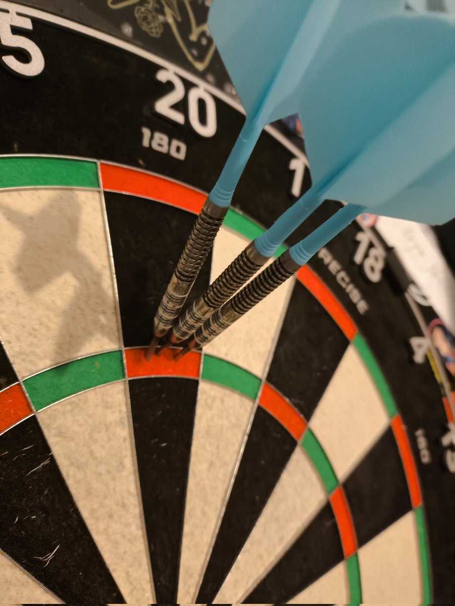 Od 7 lutego nie rzuciłem maxa w ogóle xD

6/30, Winmau Florian Hempel Magnusinho Edition