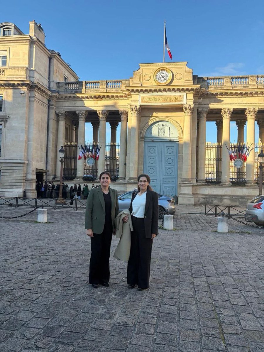 Ilham Ehmed ve Rohilat Efrîn, Paris’te gerçekleştirdikleri görüşmelerin ardından yarın önemli temaslarda bulunmak üzere Brüksel’e gidecek.

#KurdsOnAlert