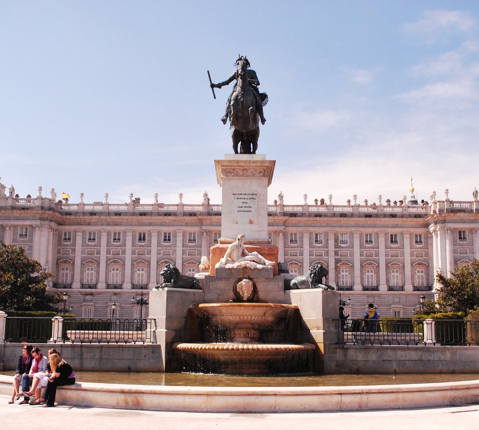 hp_ayan's tweet photo. Madrid, villa y corte https://t.co/C9JQj4tF8p