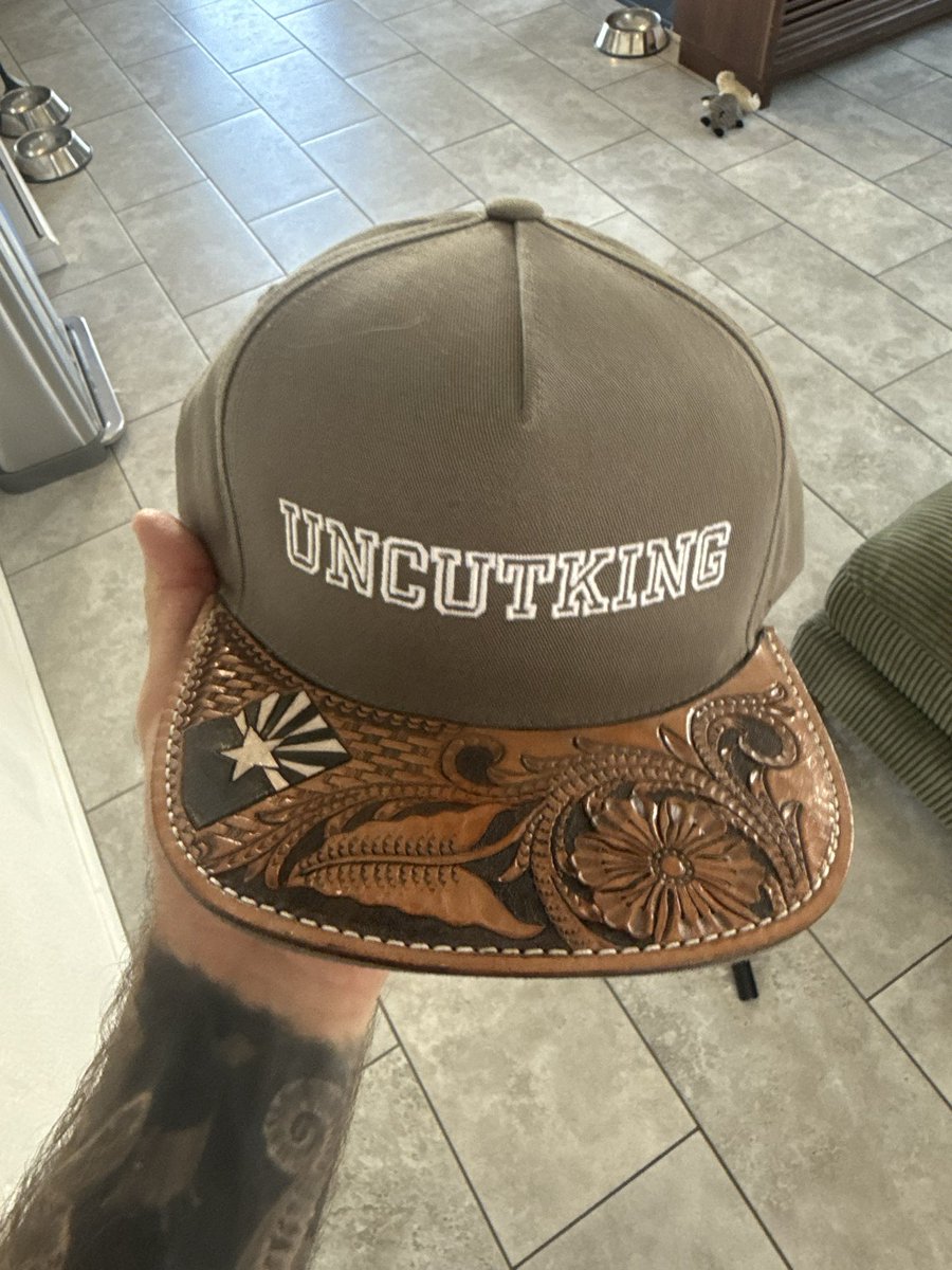 uncutking tweet media