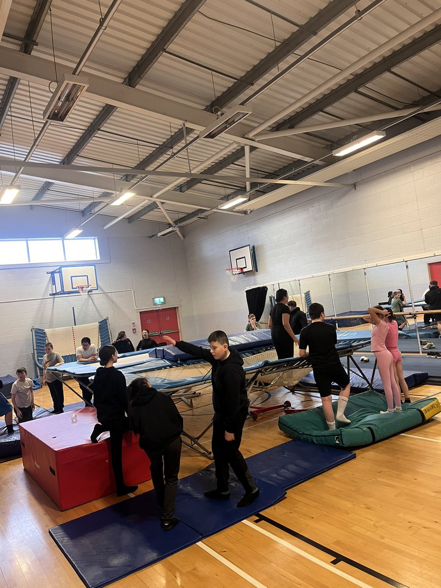 LochendHighPEDept tweet media