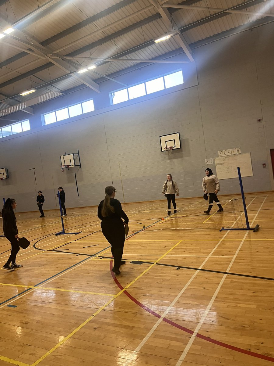 LochendHighPEDept tweet media