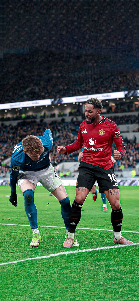 When I saw that Cunha pass to Mbeumo yesterday my mind flashed back to Garnacho, There's no way in a thousand years that Garnacho could give that type of pass...The passes, holdup/buildup play, the trackback, the tackles and passion Cunha brings to this team is something we could