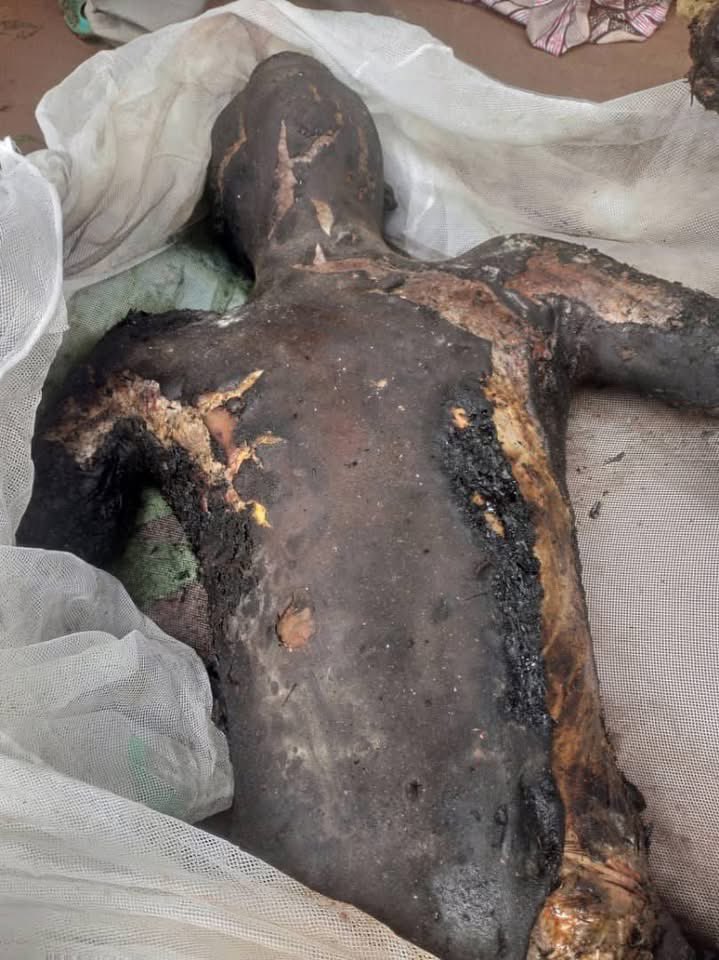 #RDC: #Makenga, brièvement blessé lors d’une frappe de drone ciblée ; plusieurs de ses gardes du corps ont été neutralisés.
Quant à #Willy_Ngoma, il a péri calciné sous la puissance de feu. Un coup dur porté aux chefs rebelles. La détermination des forces loyalistes reste