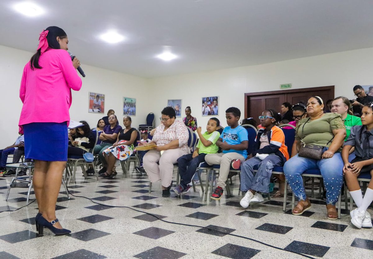 Biblioteca Infantil y Juvenil RD tweet media