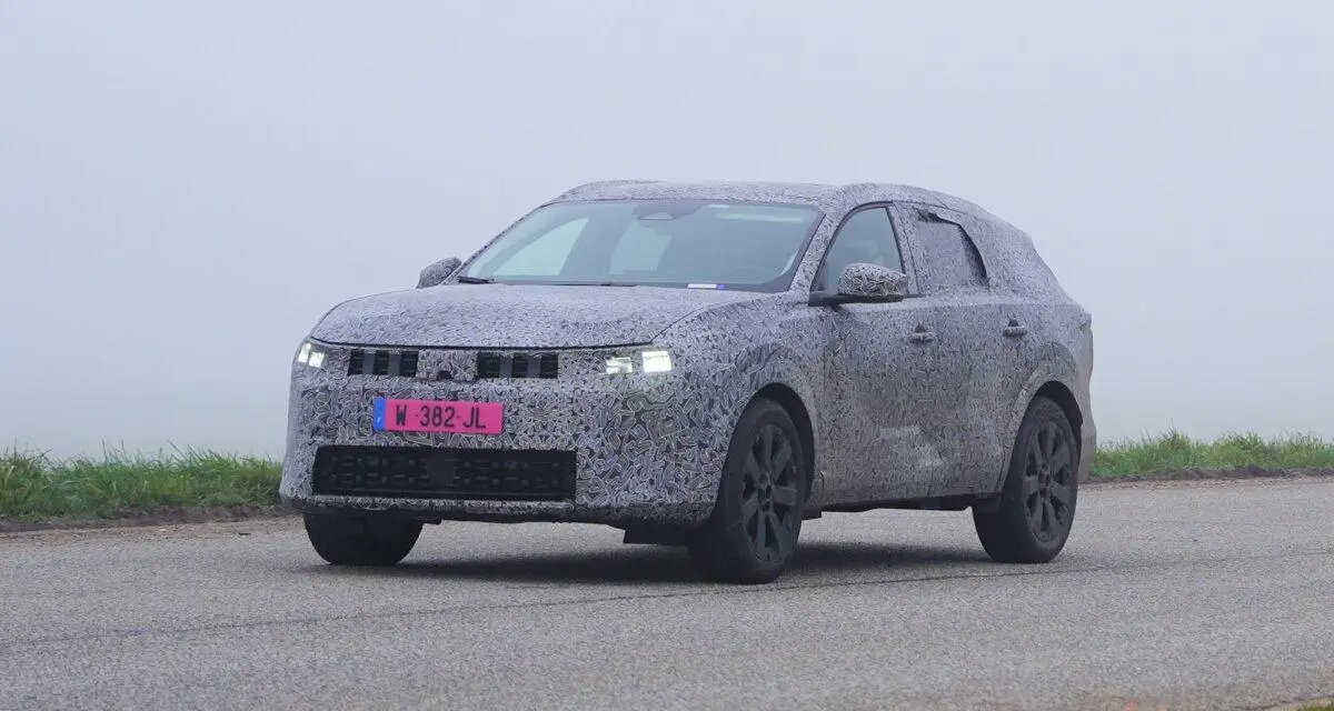 Grâce au retour des 90 km/h dans l’Eure, on peut découvrir en mouvement la future #Dacia C-Neo avant sa présentation !

>> share.google/P3beXqW5Ys6IHZ…

<a href="/Dacia_FR/">Dacia France</a> <a href="/renaultgroup/">Renault Group</a>