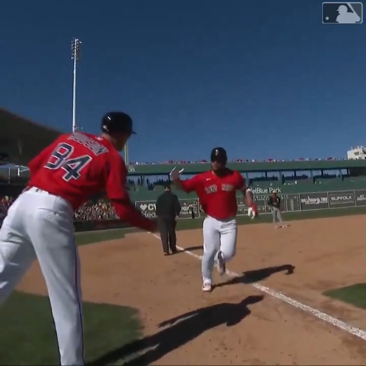 Willson Contreras’ first home run in a Red Sox uniform!
