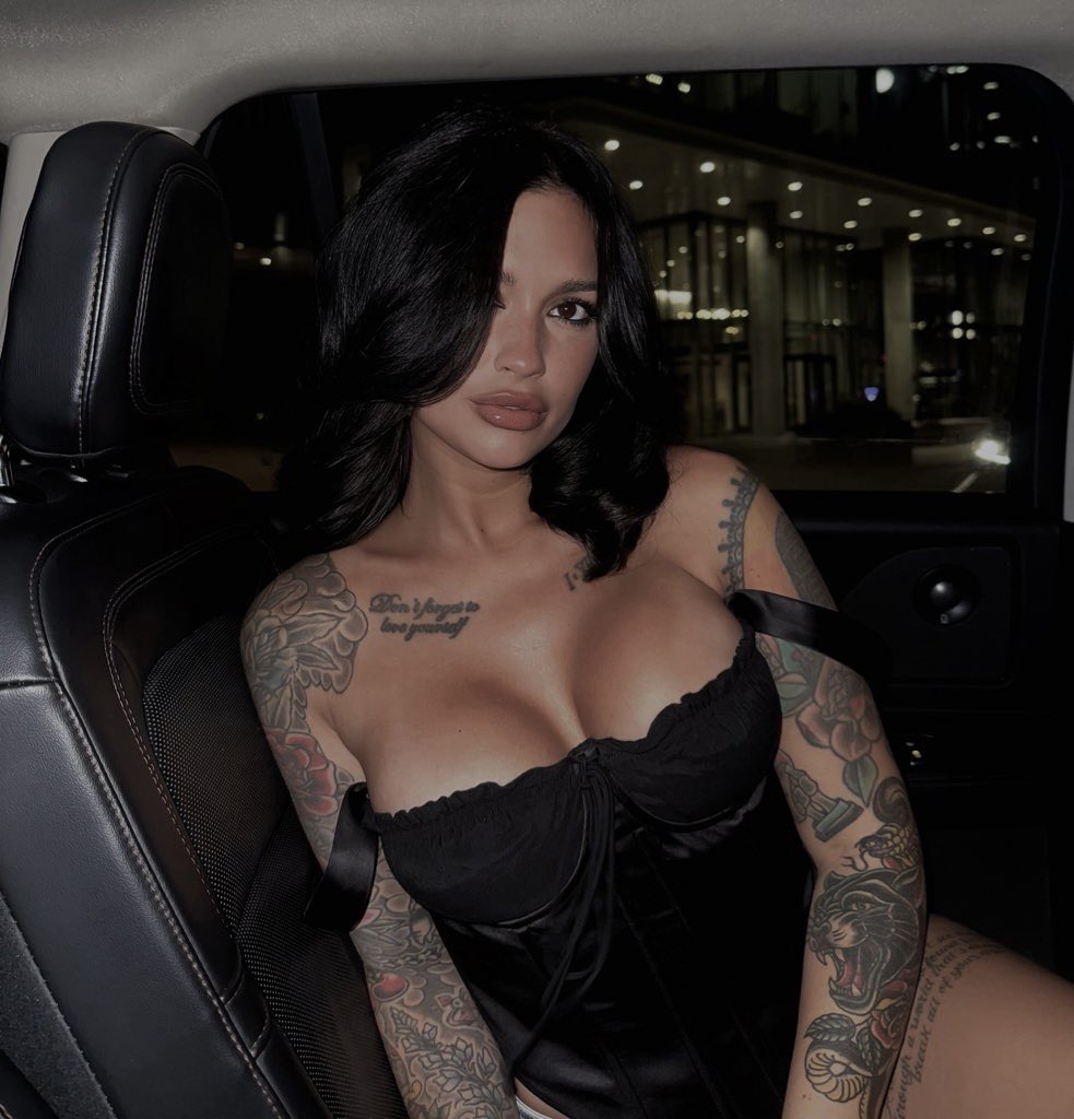 𝐃𝐀𝐇𝐋𝐈𝐀. /inactive tweet media