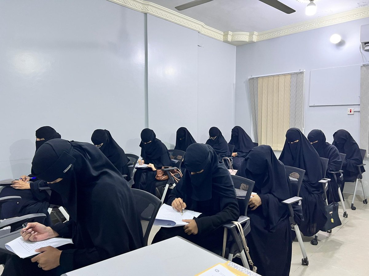 miieduye's tweet photo. اختبار دبلوم اللغة الإنجليزية المتوسط المجموعة الثانية 2025-2026م لعدد (33) طالبة.
#دبلوم #عطاء #تميز 
#رؤية_تصنع_الفرد! https://t.co/mPzboPFYug