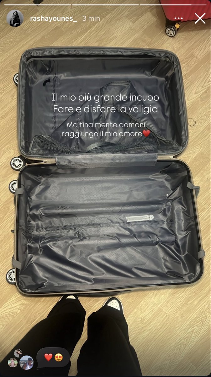 _ccchiara's tweet image. La casa a cui sta buttando sassi non é di vetro…..🤍✨
#rashmer